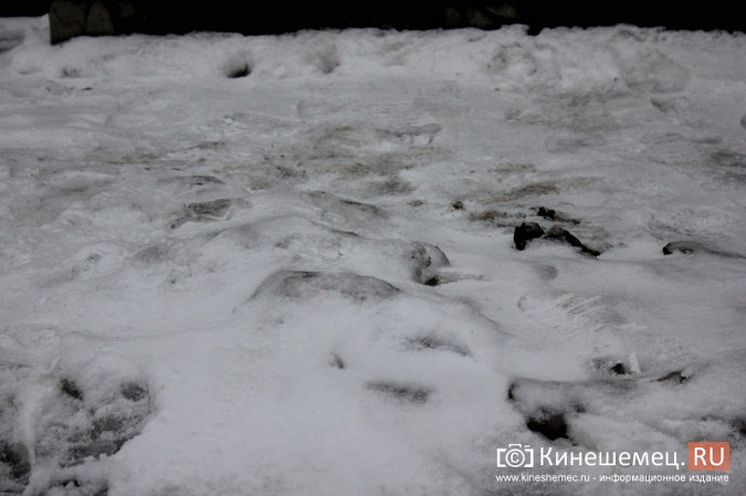 После снегопада инвалиды Кинешмы с трудом пробираются к своей организации фото 4