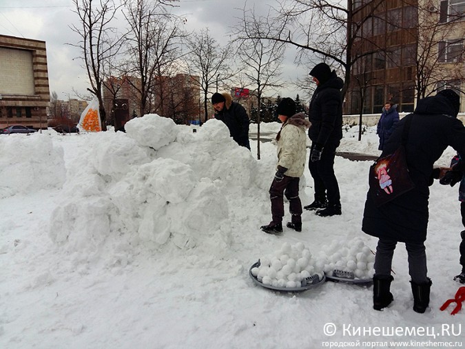 Зимняя забава «Взятие снежного городка» фото 9