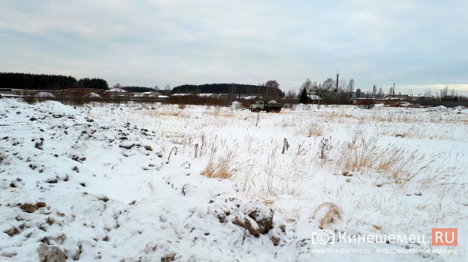 Снег с улиц Кинешмы вывозят в поле у микрорайона «Сокольники» фото 4