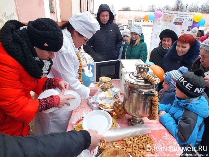 Русскими народными забавами отметили Масленицу в районе «25 магазин» Кинешмы фото 3