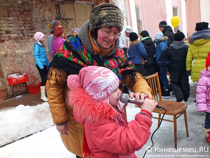 Русскими народными забавами отметили Масленицу в районе «25 магазин» Кинешмы фото 18