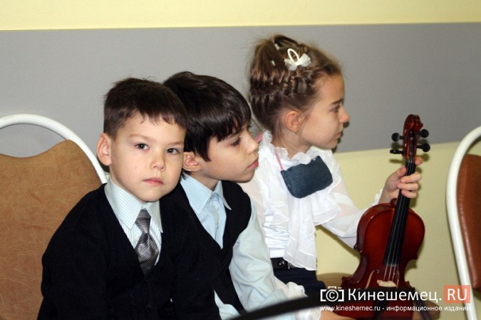 Кинешемские скрипачи дали удивительный концерт в стенах ЦРБ фото 6