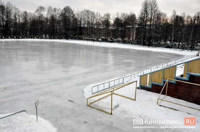 В Кинешме завершается заливка самого большого катка в городе фото 6