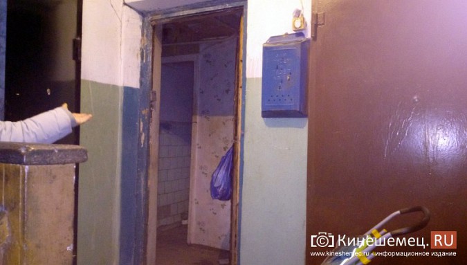 Жителей многоквартирного дома в Кинешме терроризирует бездомный фото 7
