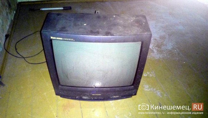 Жителей многоквартирного дома в Кинешме терроризирует бездомный фото 23