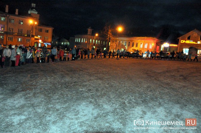 Главная новогодняя елка Кинешмы зажгла огни фото 19