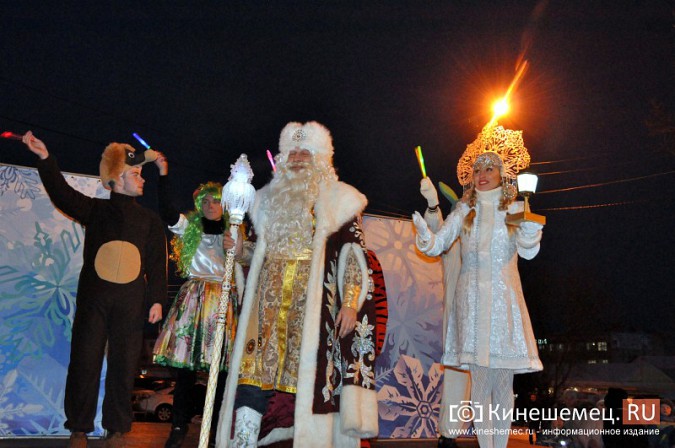 Главная новогодняя елка Кинешмы зажгла огни фото 2