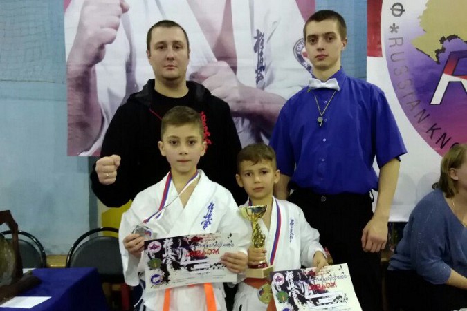 Кинешемские каратисты завоевали медали на соревнованиях в Иваново фото 2