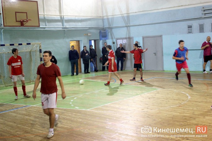 В футбольном чемпионате Кинешмы установилось двоевластие фото 6