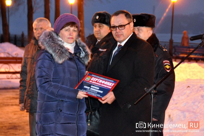 В Кинешме прошел предновогодний строевой смотр полиции фото 15