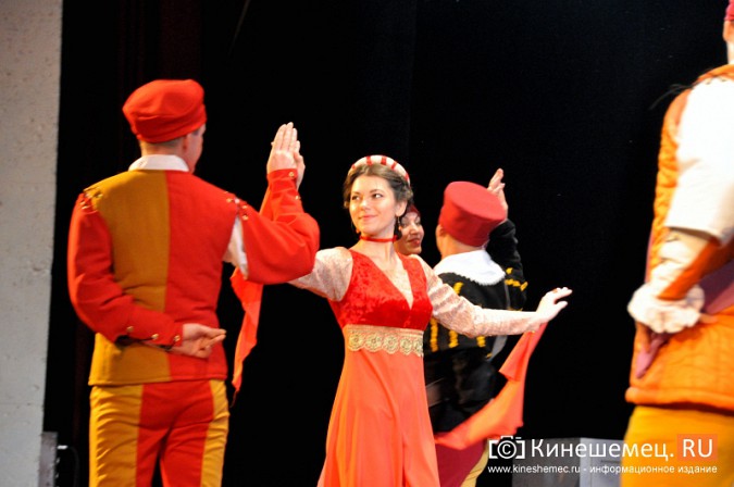Звезды мировой оперы поздравили кинешемцев с юбилеем театра фото 11