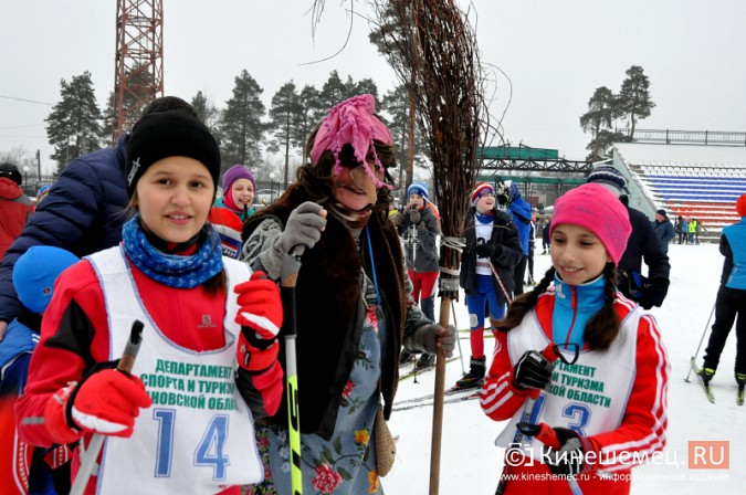 Победителей «Новогодней гонки» в Кинешме наградили Дед Мороз и Снегурочка фото 9