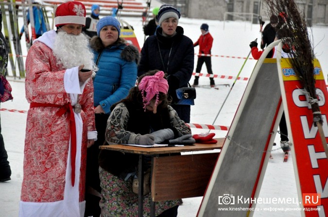 Победителей «Новогодней гонки» в Кинешме наградили Дед Мороз и Снегурочка фото 23