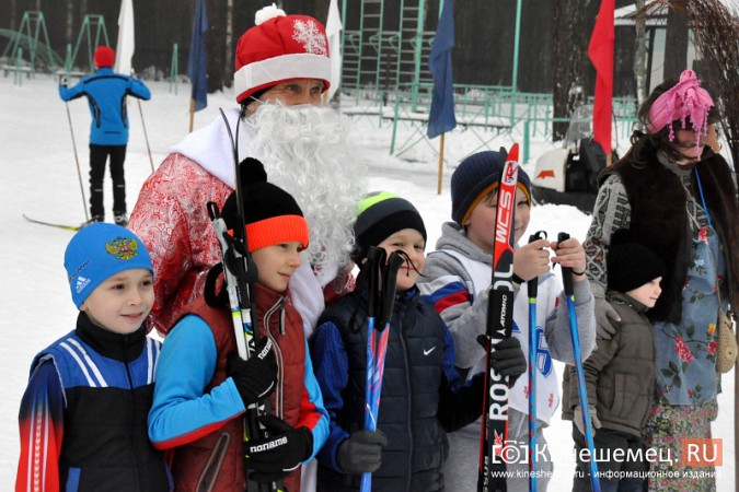 Победителей «Новогодней гонки» в Кинешме наградили Дед Мороз и Снегурочка фото 6