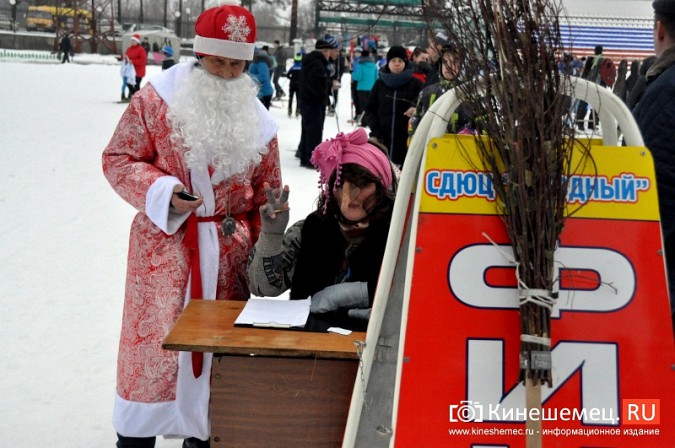 Победителей «Новогодней гонки» в Кинешме наградили Дед Мороз и Снегурочка фото 27