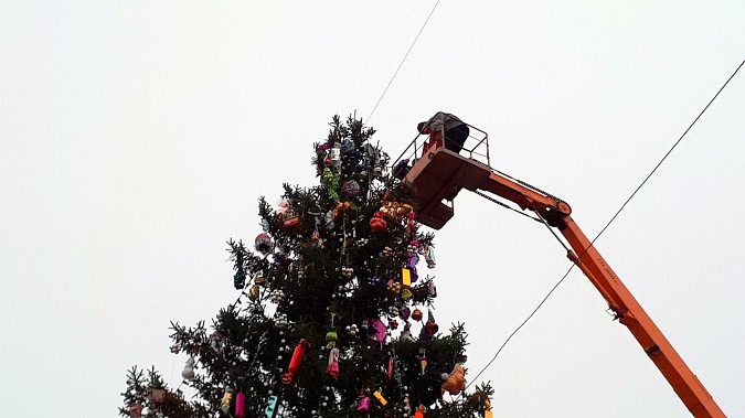 Главная новогодняя елка Кинешмы осталась без звезды фото 2