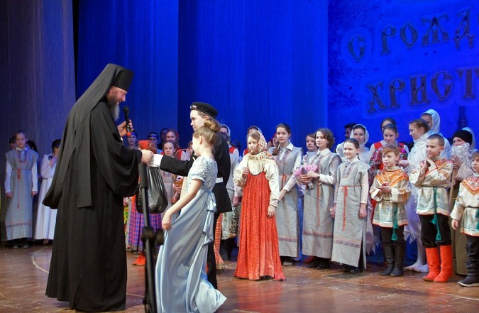 Кинешемские дети посетили Рождественскую елку фото 17