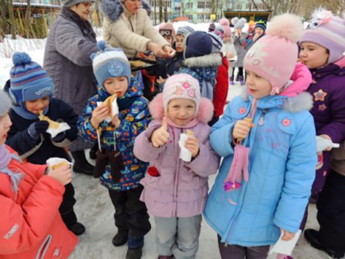 В кинешемском детском саду весело сожгли чучело Масленицы фото 11