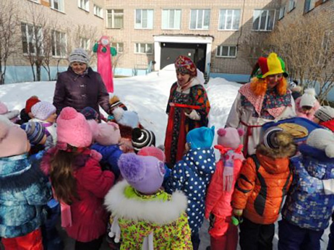 В кинешемском детском саду весело сожгли чучело Масленицы фото 5