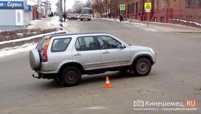 Две легковушки не поделили дорогу в центре Кинешмы фото 3