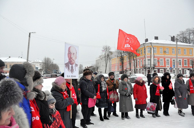 Коммунисты Кинешмы почтили память Владимира Ленина фото 5