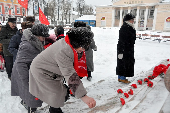 Коммунисты Кинешмы почтили память Владимира Ленина фото 13