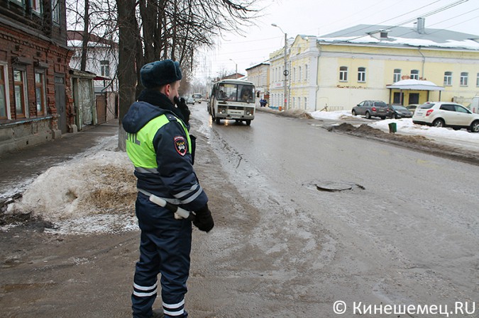 ГИБДД расчистила улицу Комсомольскую в Кинешме фото 4