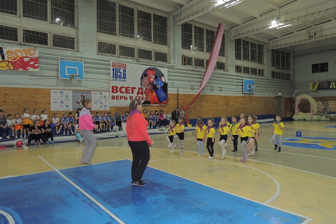 Спортивные семьи Кинешмы состязались в ловкости и силе фото 3