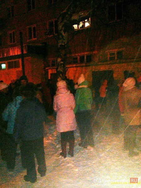 Сотни жителей Заволжска вышли на улицу Мира поставить подпись против могильника химотходов фото 2
