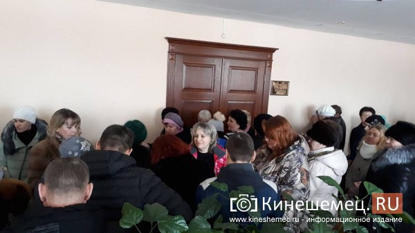 В Заволжск съехались сотни протестующих против могильника химотходов людей фото 11