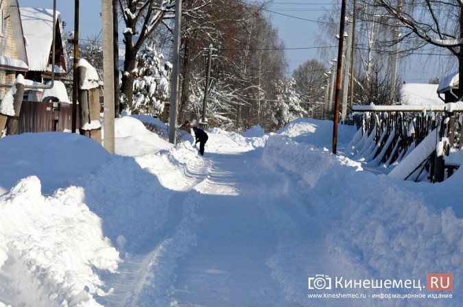 В Кинешме завершен очередной день ликвидации последствий снегопада фото 17