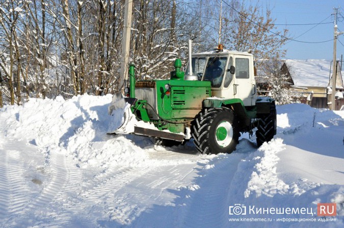 В Кинешме завершен очередной день ликвидации последствий снегопада фото 11