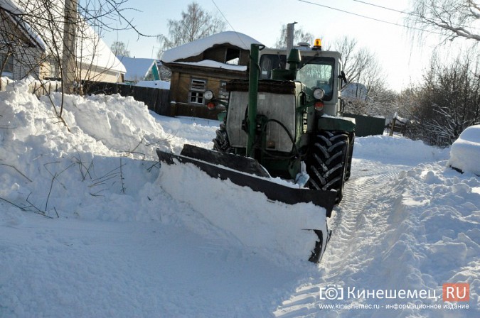 В Кинешме завершен очередной день ликвидации последствий снегопада фото 15