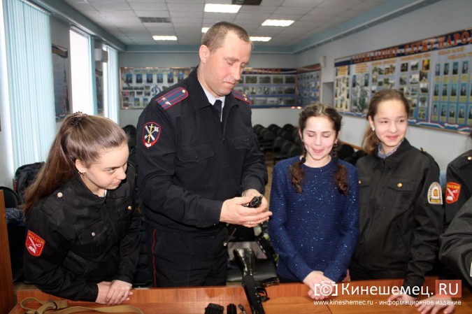 Кинешемские полицейские встретились с кадетами фото 17