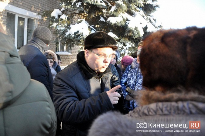 Жители Заволжска просят Владимира Жириновского вынести проблему могильника на федеральный уровень фото 6