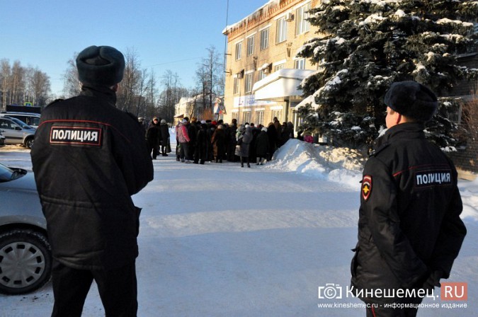 Жители Заволжска просят Владимира Жириновского вынести проблему могильника на федеральный уровень фото 4
