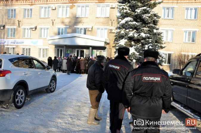 Жители Заволжска просят Владимира Жириновского вынести проблему могильника на федеральный уровень фото 10