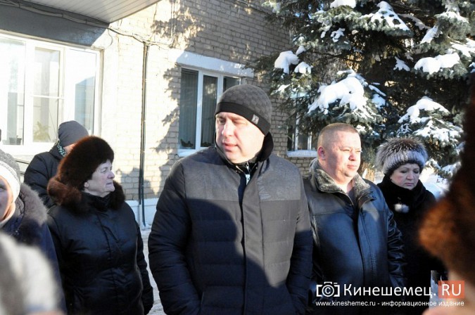 Жители Заволжска просят Владимира Жириновского вынести проблему могильника на федеральный уровень фото 5