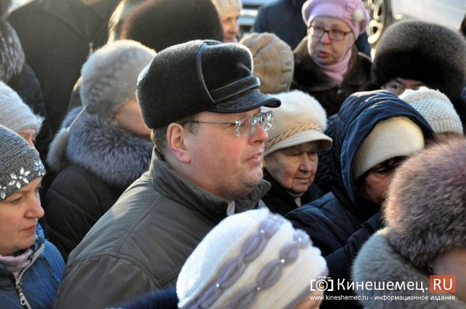 Жители Заволжска просят Владимира Жириновского вынести проблему могильника на федеральный уровень фото 3