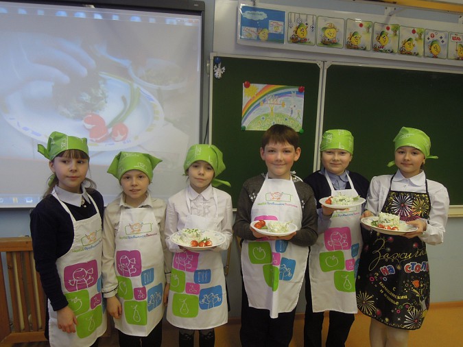 Школьники Кинешмы пробуют силы в кулинарии фото 2