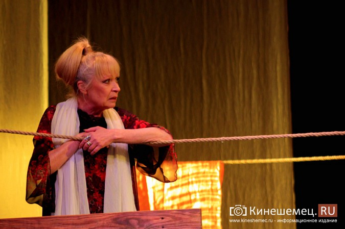 Наталья Суркова дебютировала на сцене театра имени Островского фото 6