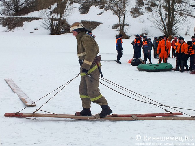 Спасатели в Кинешме провели показательные учения фото 23