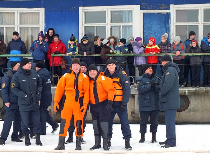 Спасатели в Кинешме провели показательные учения фото 11