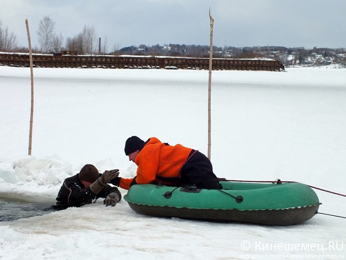 Спасатели в Кинешме провели показательные учения фото 32