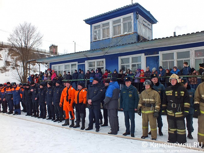 Спасатели в Кинешме провели показательные учения фото 14