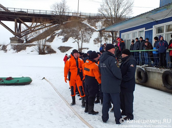 Спасатели в Кинешме провели показательные учения фото 12