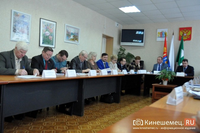 Кинешемские депутаты и чиновники не пожелали выходить из состава наградной комиссии фото 5