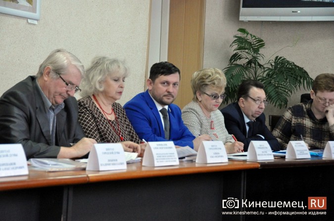 Кинешемские депутаты и чиновники не пожелали выходить из состава наградной комиссии фото 6