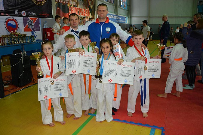 Кинешемские каратисты помогли команде Ивановской области выиграть Чемпионат ЦФО фото 10