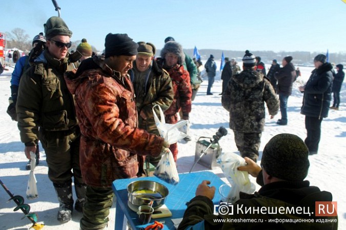 Нижегородцы приняли участие в рыбной ловле на мормышку в Кинешме фото 40